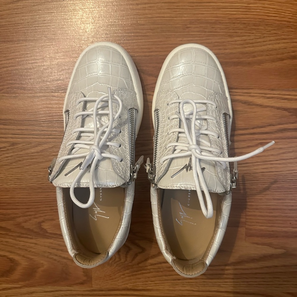 Giuseppe Zanotti Women’s Sneakers Leather Shoes, Color Pearl, Size 39